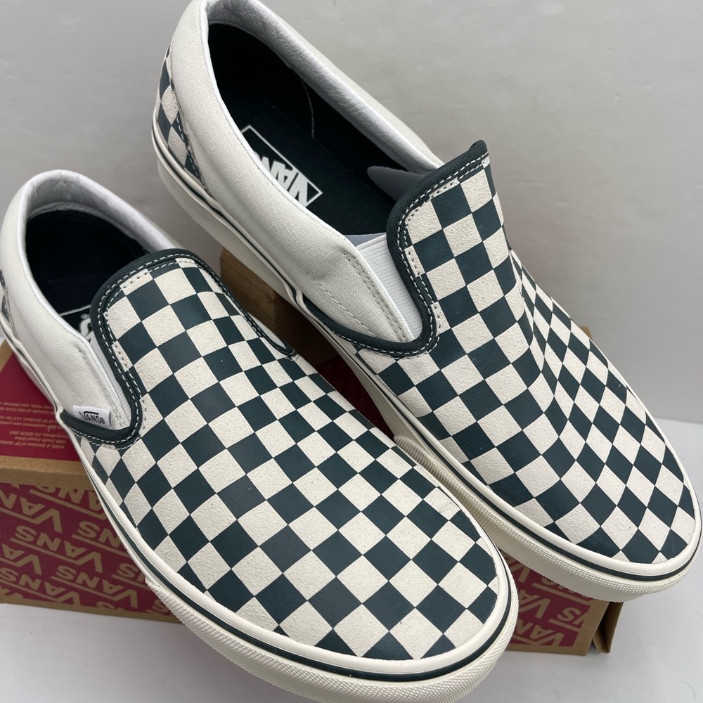 Vans Men's Classic Slip-On
Checkerboard Green/True White
VN000BVZBGN Sneakers - Picture 8 of 16